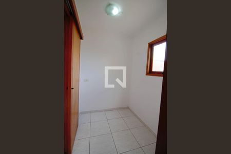 Casa à venda com 160m², 4 quartos e 2 vagas Casa à venda com 160m², 4 quartos e 2 vagasQuarto de Serviço