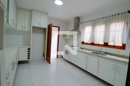 Casa à venda com 160m², 4 quartos e 2 vagas Casa à venda com 160m², 4 quartos e 2 vagasCozinha