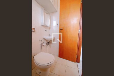 Casa à venda com 160m², 4 quartos e 2 vagas Casa à venda com 160m², 4 quartos e 2 vagasBanheiro de serviço