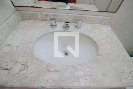 Casa à venda com 160m², 4 quartos e 2 vagas Casa à venda com 160m², 4 quartos e 2 vagasBanheiro Social