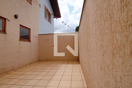 Casa à venda com 160m², 4 quartos e 2 vagas Casa à venda com 160m², 4 quartos e 2 vagasQuintal