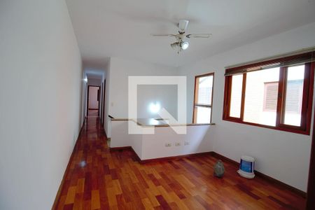 Casa à venda com 160m², 4 quartos e 2 vagas Casa à venda com 160m², 4 quartos e 2 vagasHall dos Quartos