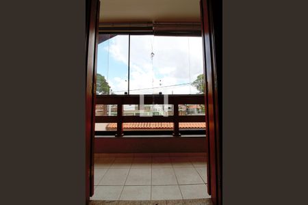 Casa à venda com 160m², 4 quartos e 2 vagas Casa à venda com 160m², 4 quartos e 2 vagasVaranda da Suíte 1