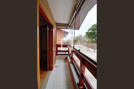 Casa à venda com 160m², 4 quartos e 2 vagas Casa à venda com 160m², 4 quartos e 2 vagasVaranda da Suíte 1