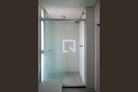 Banheiro de kitnet/studio para alugar com 1 quarto, 50m² em Camaquã, Porto Alegre