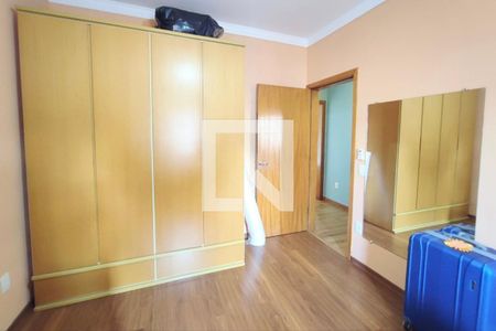 Casa à venda com 285m², 3 quartos e 5 vagas Casa à venda com 285m², 3 quartos e 5 vagasQuarto 2