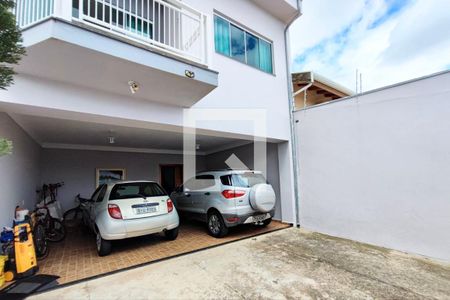 Casa à venda com 285m², 3 quartos e 5 vagas Casa à venda com 285m², 3 quartos e 5 vagasQuintal - Garagem