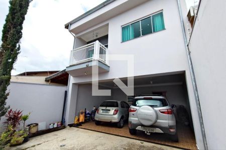 Casa à venda com 285m², 3 quartos e 5 vagas Casa à venda com 285m², 3 quartos e 5 vagasQuintal - Garagem