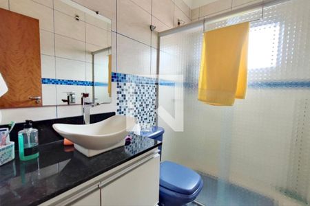 Casa à venda com 285m², 3 quartos e 5 vagas Casa à venda com 285m², 3 quartos e 5 vagasBanheiro social