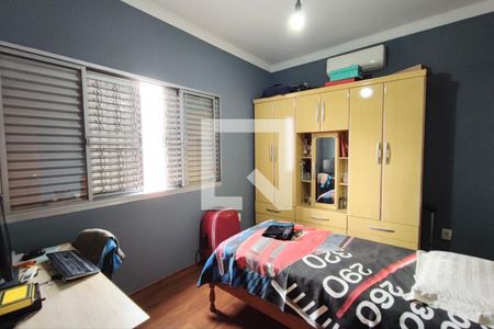 Casa à venda com 285m², 3 quartos e 5 vagas Casa à venda com 285m², 3 quartos e 5 vagasQuarto 3