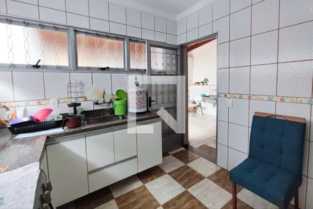 Casa à venda com 285m², 3 quartos e 5 vagas Casa à venda com 285m², 3 quartos e 5 vagasCozinha