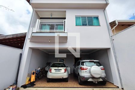 Casa à venda com 285m², 3 quartos e 5 vagas Casa à venda com 285m², 3 quartos e 5 vagasGaragem