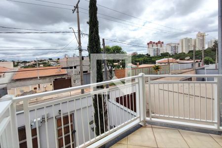 Casa à venda com 285m², 3 quartos e 5 vagas Casa à venda com 285m², 3 quartos e 5 vagasVaranda