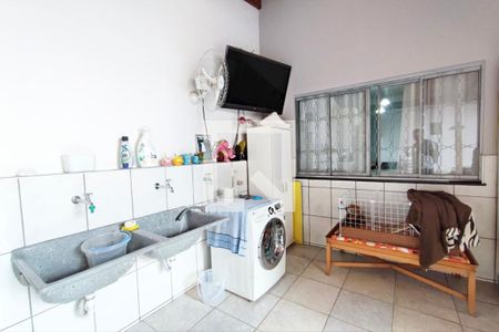 Casa à venda com 285m², 3 quartos e 5 vagas Casa à venda com 285m², 3 quartos e 5 vagasÁrea de Serviço