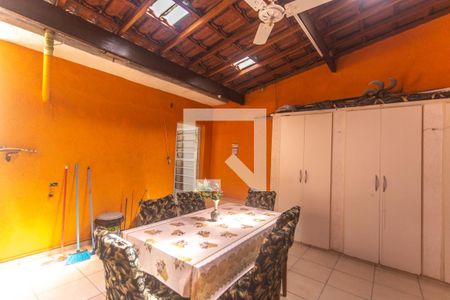 Casa à venda com 150m², 5 quartos e 2 vagasÁrea de serviço e churrasqueira - casa 2