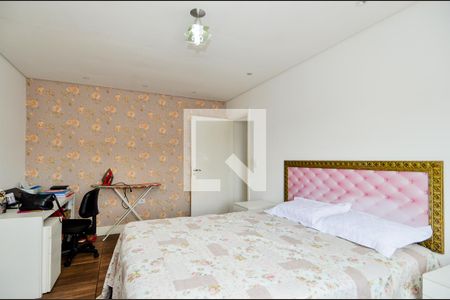 Casa à venda com 177m², 3 quartos e 3 vagasSuíte 2