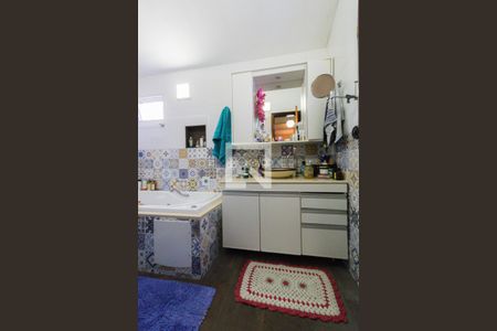 Casa de condomínio à venda com 350m², 5 quartos e 1 vagaBanheiro da Suíte