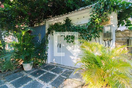 Casa de condomínio à venda com 350m², 5 quartos e 1 vagaFachada