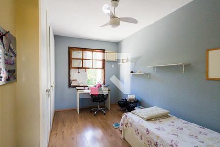 Casa de condomínio à venda com 350m², 5 quartos e 1 vagaQuarto 4