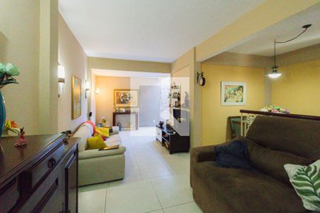 Sala de casa de condomínio à venda com 5 quartos, 350m² em Gardênia Azul, Rio de Janeiro