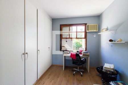 Casa de condomínio à venda com 350m², 5 quartos e 1 vagaQuarto 4