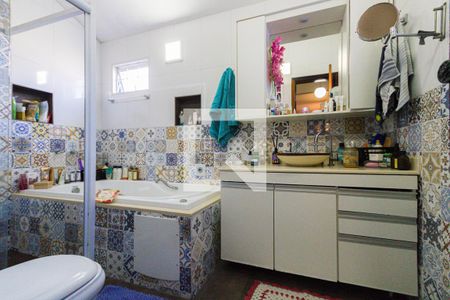 Casa de condomínio à venda com 350m², 5 quartos e 1 vagaBanheiro da Suíte