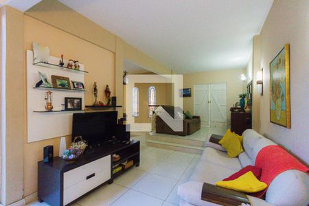 Sala de casa de condomínio à venda com 5 quartos, 350m² em Gardênia Azul, Rio de Janeiro