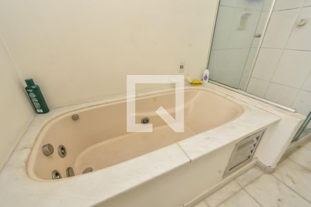 Apartamento à venda com 345m², 4 quartos e 3 vagasBanheiro Social