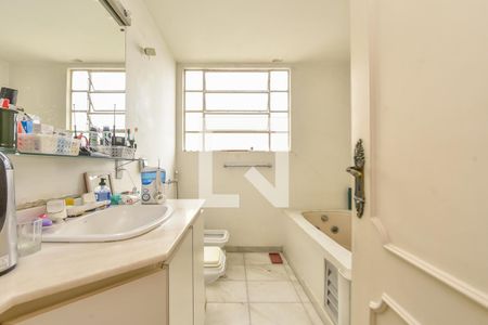 Apartamento à venda com 345m², 4 quartos e 3 vagasBanheiro Social