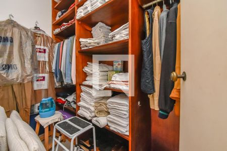 Apartamento à venda com 345m², 4 quartos e 3 vagasCloset do quarto 2