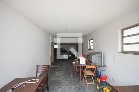 Garagem de casa à venda com 3 quartos, 600m² em Vila Tramontano, São Paulo