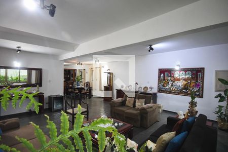 Sala de casa à venda com 3 quartos, 600m² em Vila Tramontano, São Paulo
