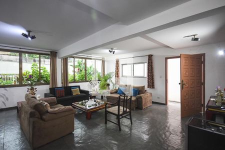 Sala de casa à venda com 3 quartos, 600m² em Vila Tramontano, São Paulo