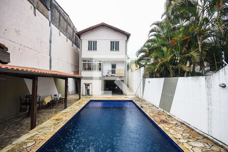 Fachada posterior de casa à venda com 3 quartos, 600m² em Vila Tramontano, São Paulo