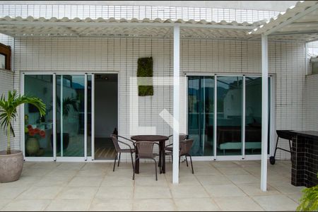 Apartamento à venda com 120m², 2 quartos e 2 vagasVaranda