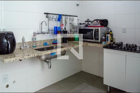 Apartamento à venda com 120m², 2 quartos e 2 vagasCozinha