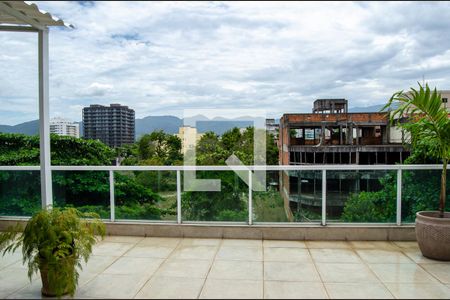 Apartamento à venda com 120m², 2 quartos e 2 vagasVaranda