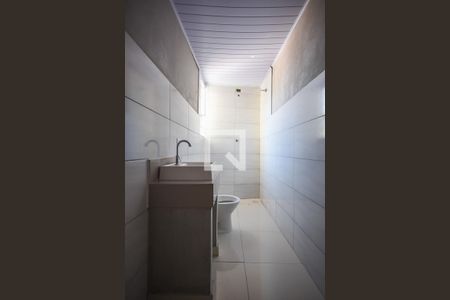 Banheiro de kitnet/studio para alugar com 1 quarto, 15m² em Vila Sonia, São Paulo
