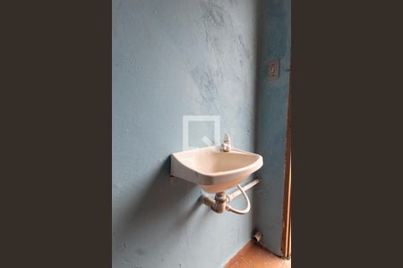 Casa à venda com 380m², 2 quartos e 8 vagasBanheiro de serviço