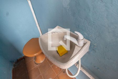 Casa à venda com 380m², 2 quartos e 8 vagasBanheiro de serviço