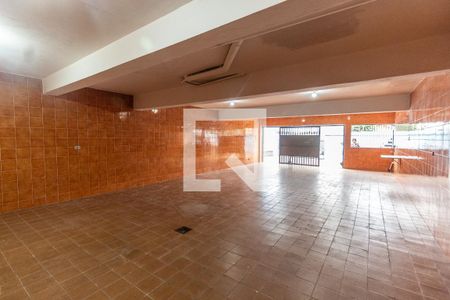 Casa à venda com 380m², 2 quartos e 8 vagasGaragem