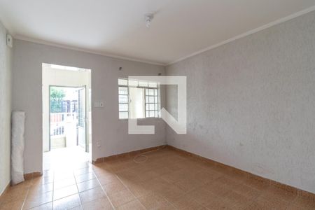 Sala de Estar de casa para alugar com 2 quartos, 150m² em Parque Peruche, São Paulo