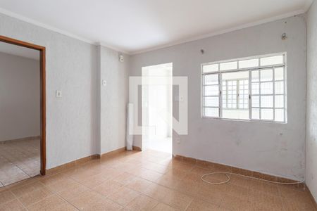 Sala de Estar de casa para alugar com 2 quartos, 150m² em Parque Peruche, São Paulo