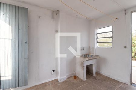 Área de Serviço de casa para alugar com 2 quartos, 150m² em Parque Peruche, São Paulo
