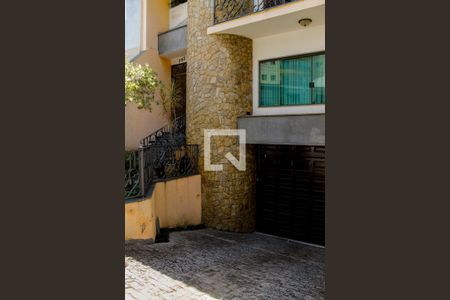 Casa à venda com 292m², 3 quartos e 4 vagasFachada