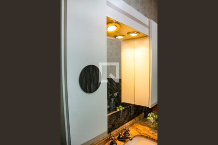 Casa à venda com 292m², 3 quartos e 4 vagasBanheiro da Suíte