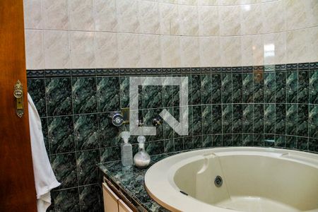 Casa à venda com 292m², 3 quartos e 4 vagasBanheiro da Suíte