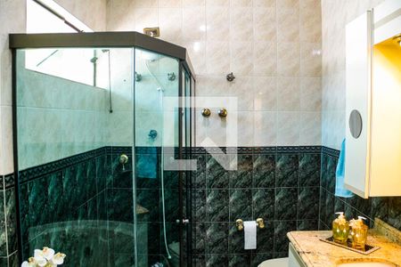 Casa à venda com 292m², 3 quartos e 4 vagasBanheiro da Suíte