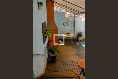 Casa à venda com 292m², 3 quartos e 4 vagasQuintal