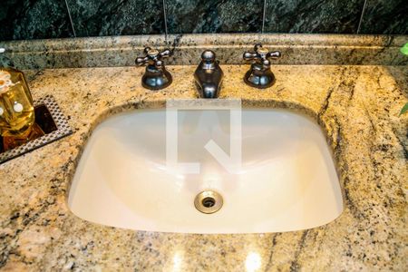 Casa à venda com 292m², 3 quartos e 4 vagasBanheiro da Suíte